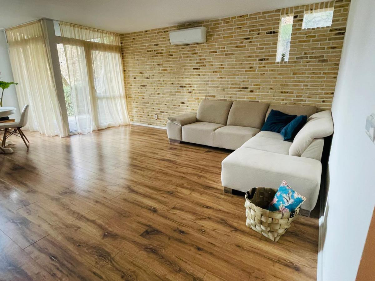 70M2 Romantic Living In The Old Town With Garden Bratislava Eksteriør bilde