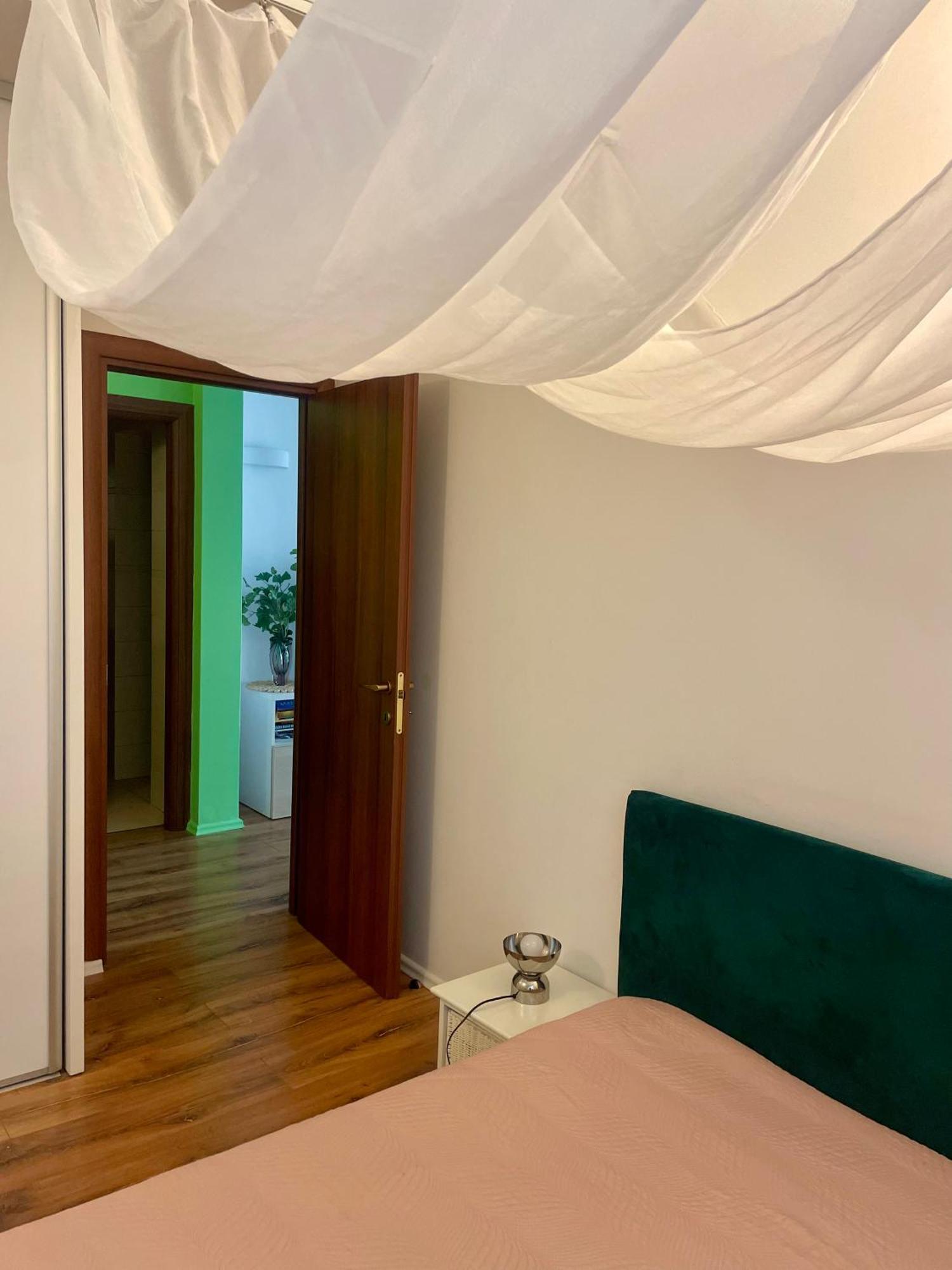 70M2 Romantic Living In The Old Town With Garden Bratislava Eksteriør bilde